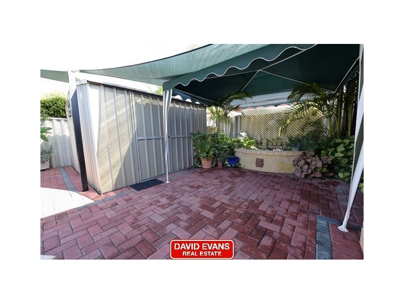 22 Mallina Circuit, Carramar WA 6031