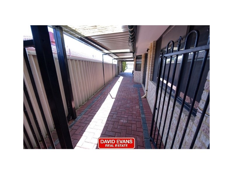 22 Mallina Circuit, Carramar WA 6031