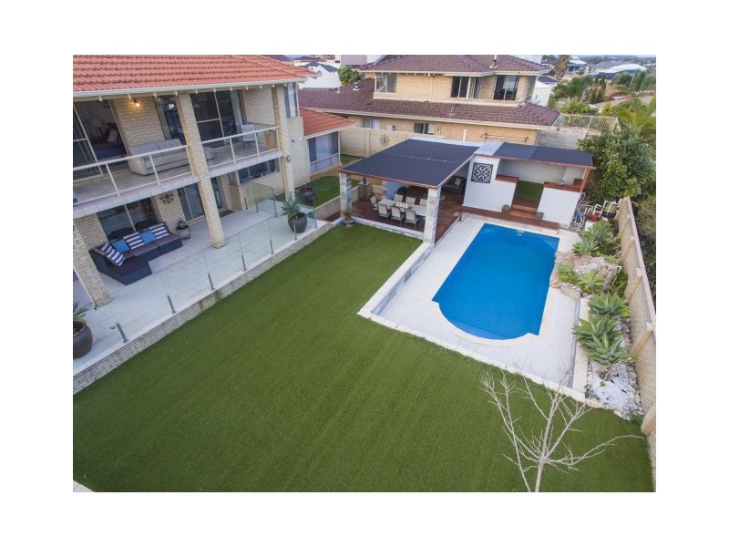 10 Rainbow View, Ocean Reef WA 6027