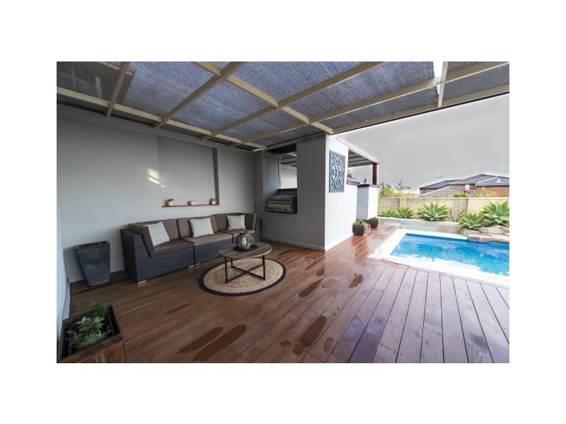 10 Rainbow View, Ocean Reef WA 6027