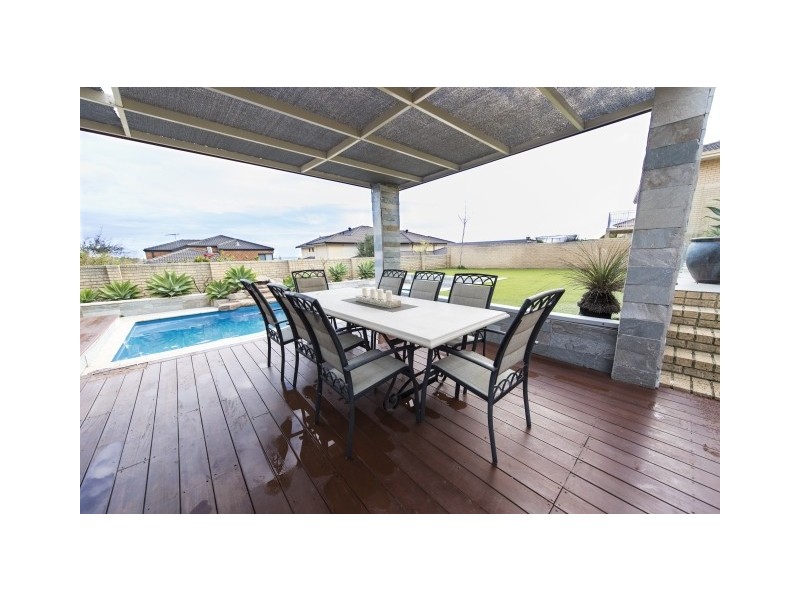 10 Rainbow View, Ocean Reef WA 6027