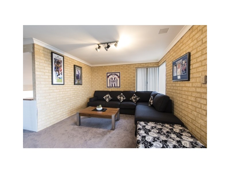 10 Rainbow View, Ocean Reef WA 6027