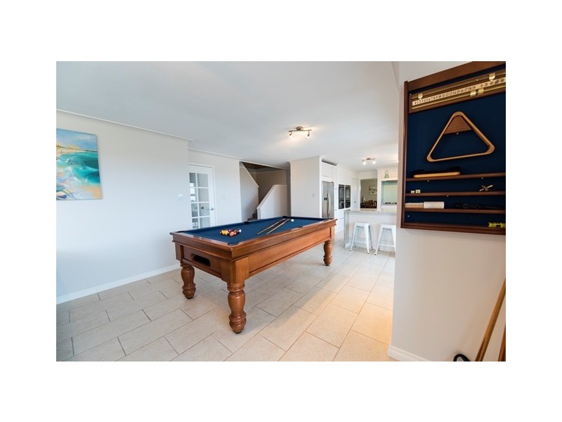 10 Rainbow View, Ocean Reef WA 6027