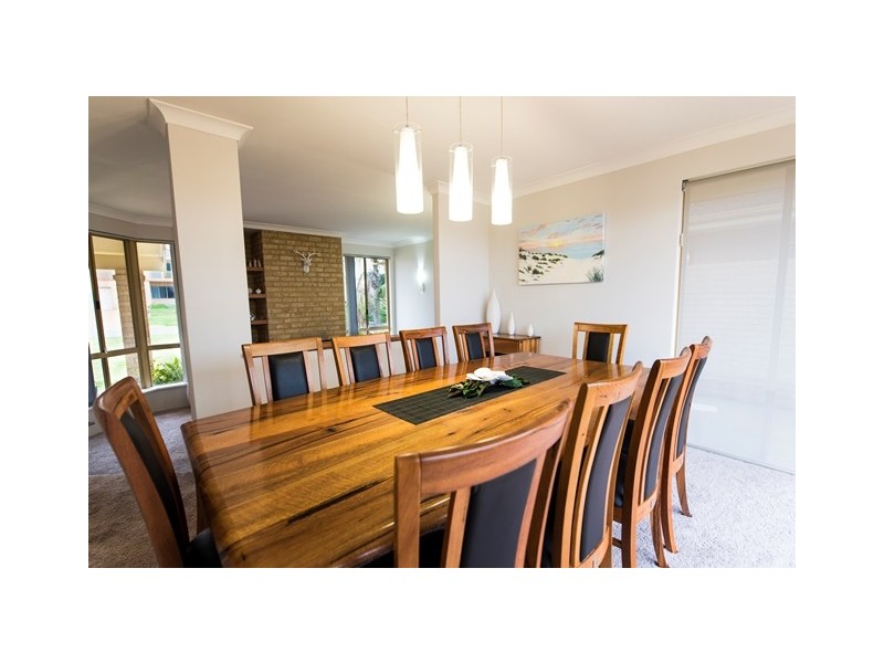 10 Rainbow View, Ocean Reef WA 6027