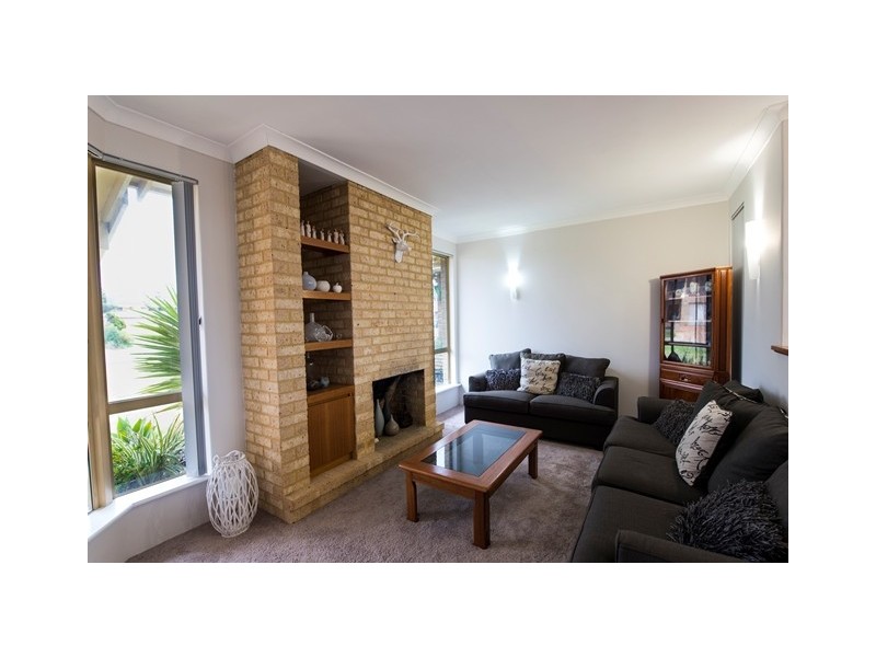 10 Rainbow View, Ocean Reef WA 6027