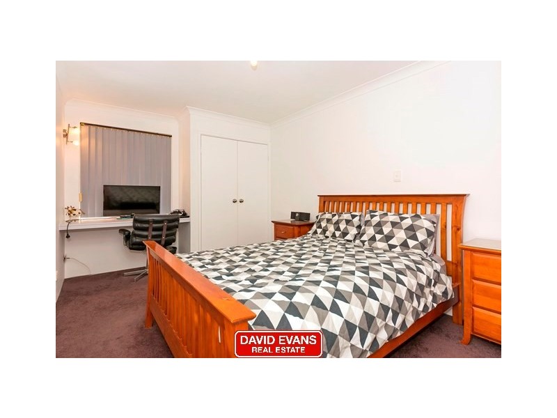 10 Rainbow View, Ocean Reef WA 6027