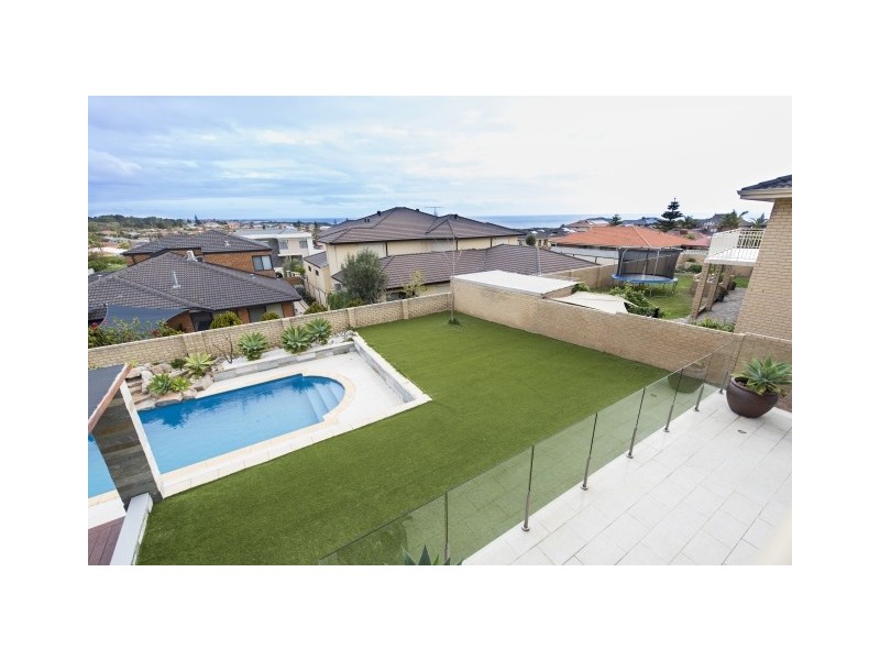 10 Rainbow View, Ocean Reef WA 6027