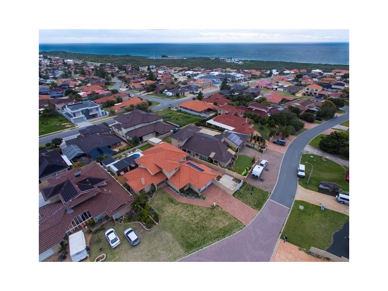 10 Rainbow View, Ocean Reef WA 6027