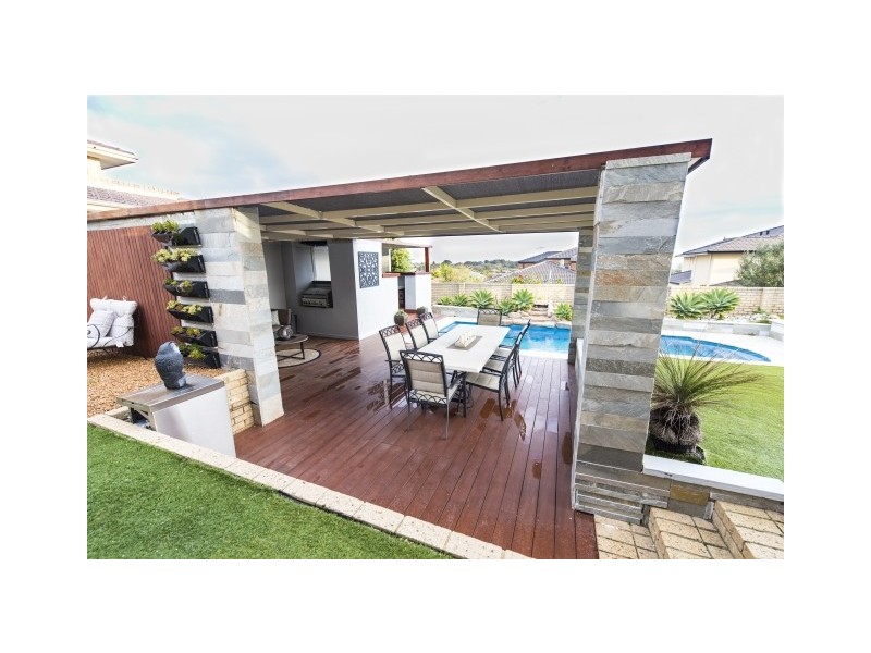 10 Rainbow View, Ocean Reef WA 6027