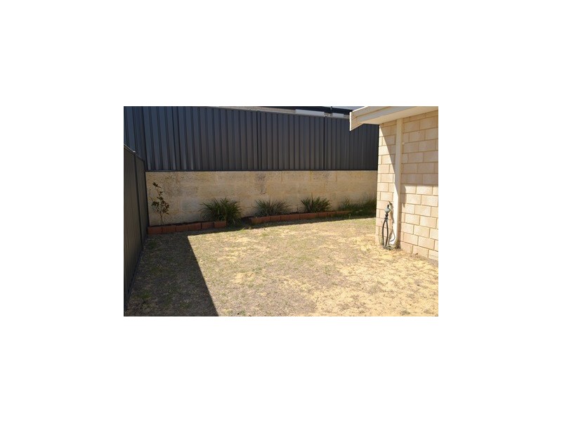 84 Kurrajong Boulevard, Banksia Grove WA 6031
