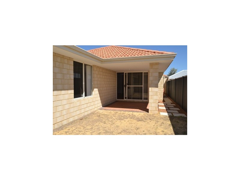 84 Kurrajong Boulevard, Banksia Grove WA 6031