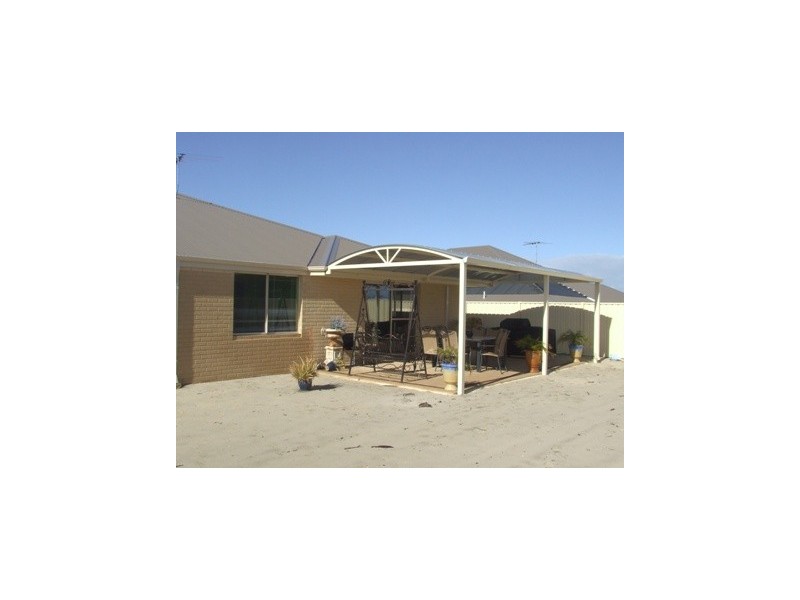 19 ALANDALE BEND, Banksia Grove WA 6031