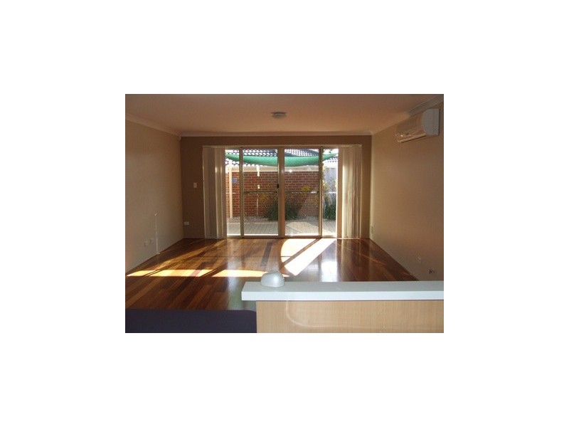 9/5 Yarra Court, Carramar WA 6031