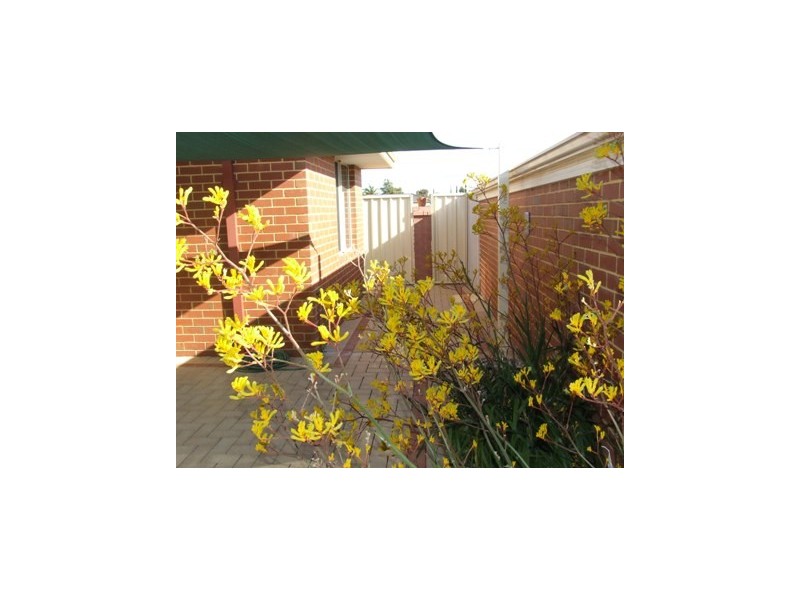 9/5 Yarra Court, Carramar WA 6031