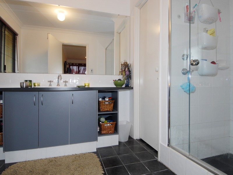 3 Minjah Circuit, Carramar WA 6031