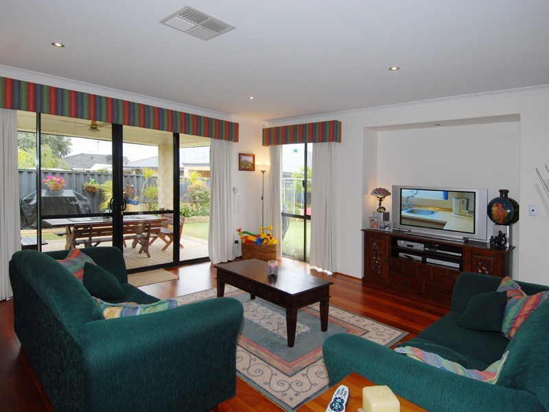 3 Minjah Circuit, Carramar WA 6031