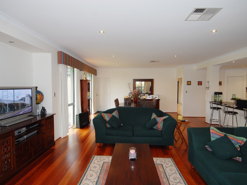 3 Minjah Circuit, Carramar WA 6031