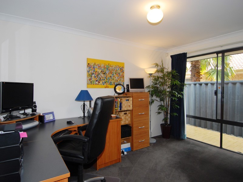 3 Minjah Circuit, Carramar WA 6031