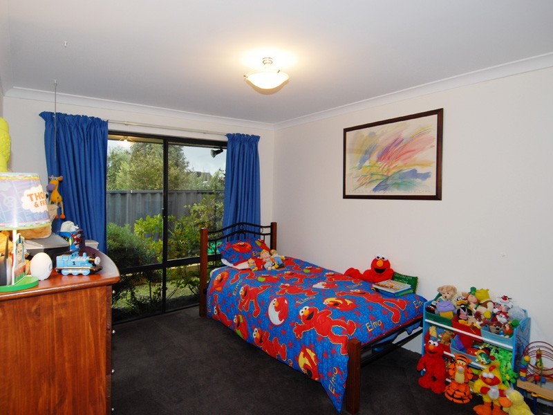 3 Minjah Circuit, Carramar WA 6031