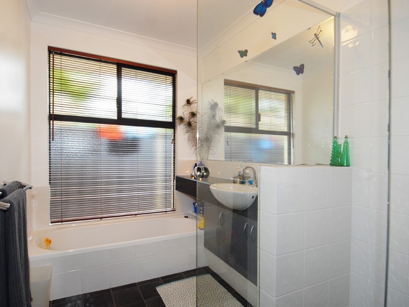 3 Minjah Circuit, Carramar WA 6031