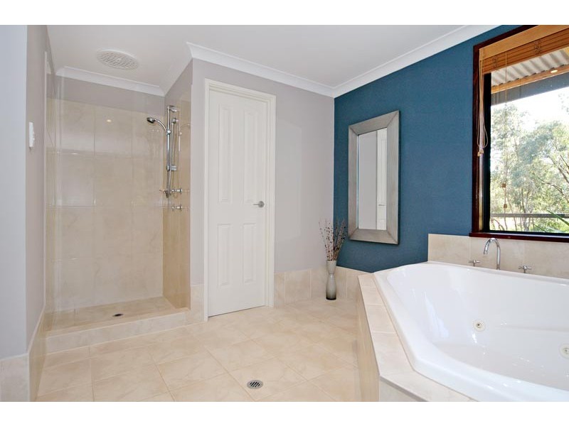 51 Emerald Drive, Carabooda WA 6033