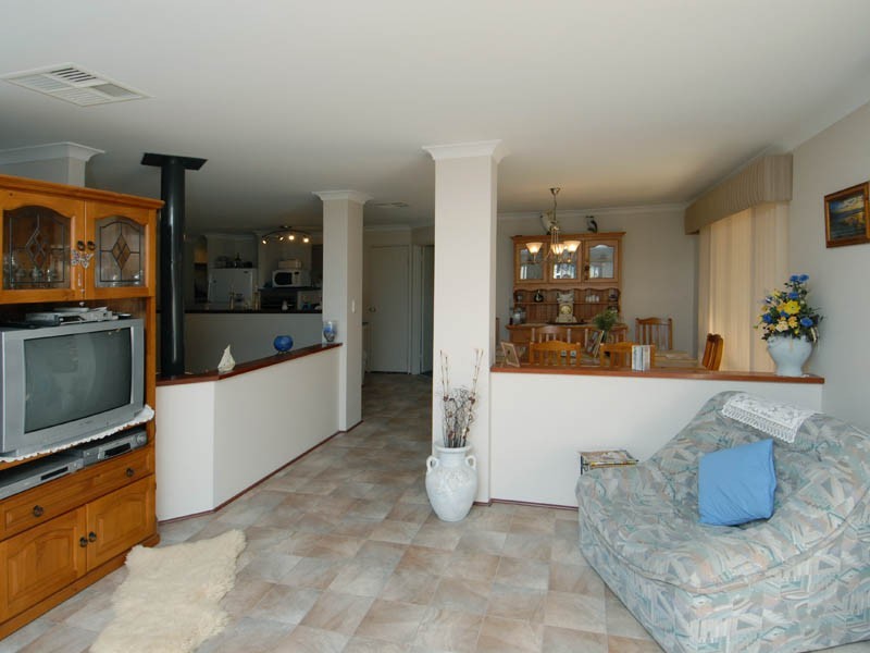 18 Wadhurst Road, Butler WA 6036