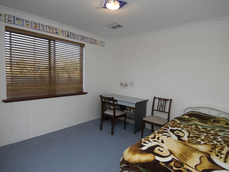 1 Kyby Place, Carramar WA 6031