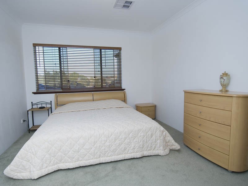 1 Kyby Place, Carramar WA 6031