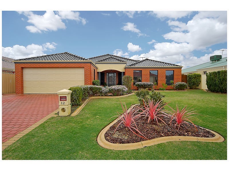 12 Blairgowie Heights, Kinross WA 6028