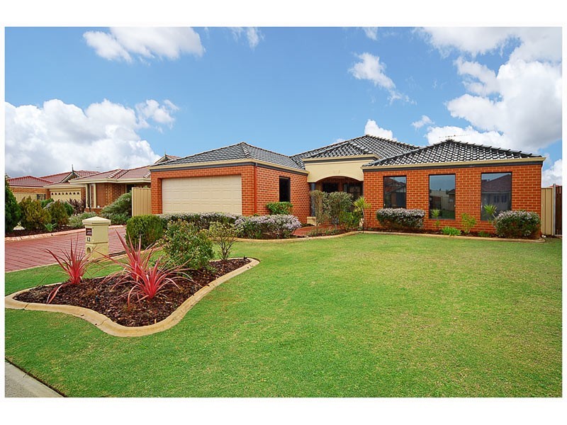 12 Blairgowie Heights, Kinross WA 6028