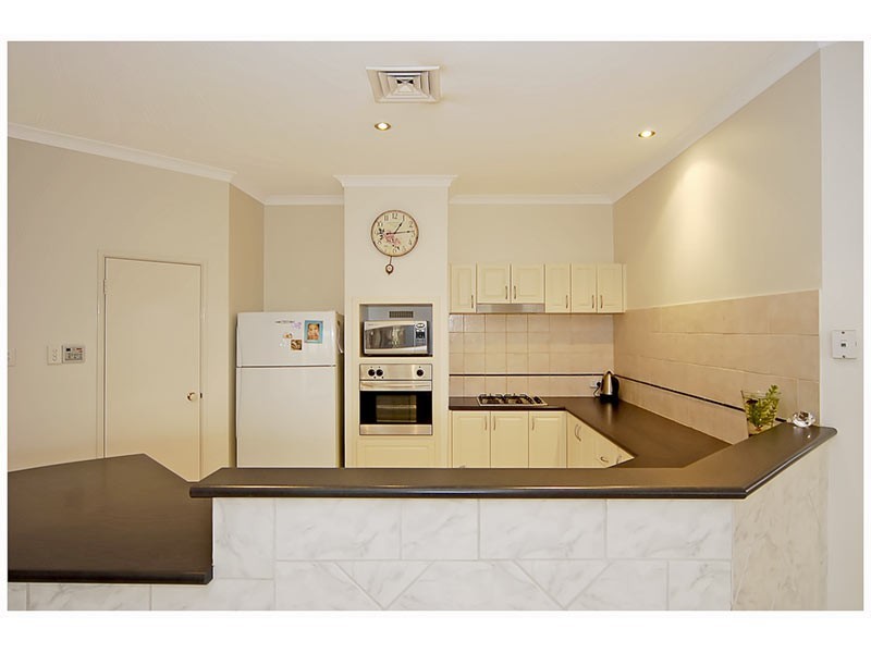 12 Blairgowie Heights, Kinross WA 6028