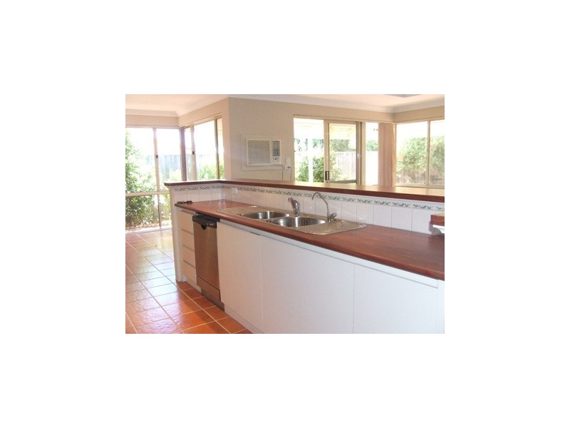 2 Gunsan Mews, Mindarie WA 6030