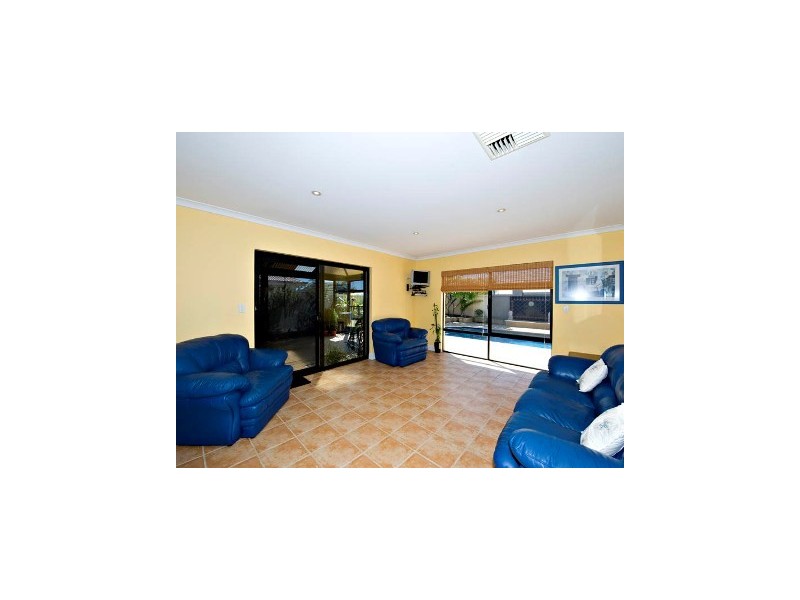 35 Galveston, Iluka WA 6028