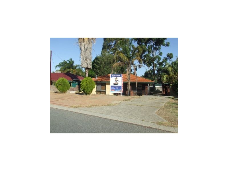 6 Whitworth Avenue, Girrawheen WA 6064