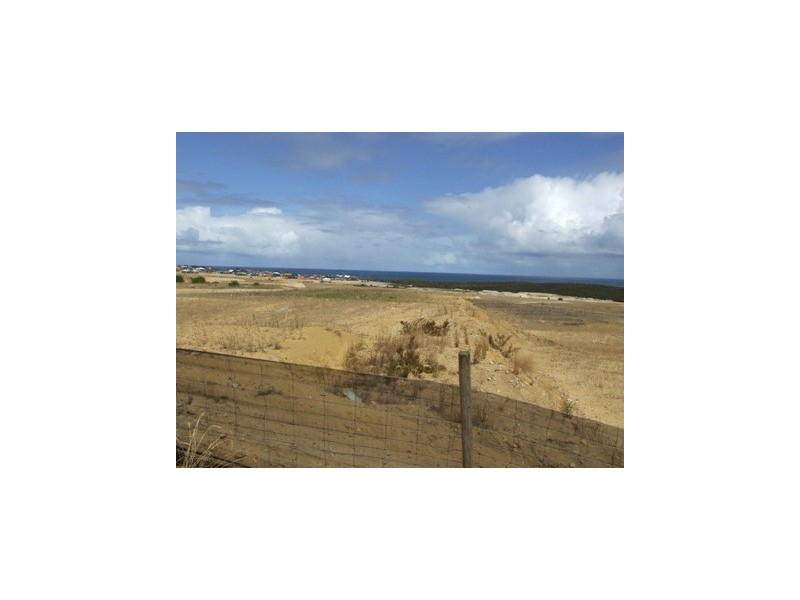 16 Kallatina Drive, Iluka WA 6028