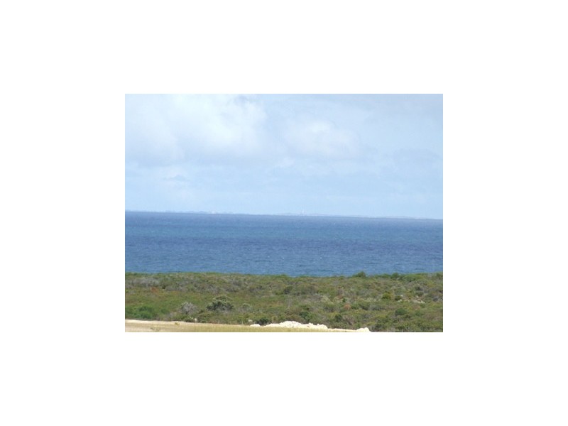 16 Kallatina Drive, Iluka WA 6028