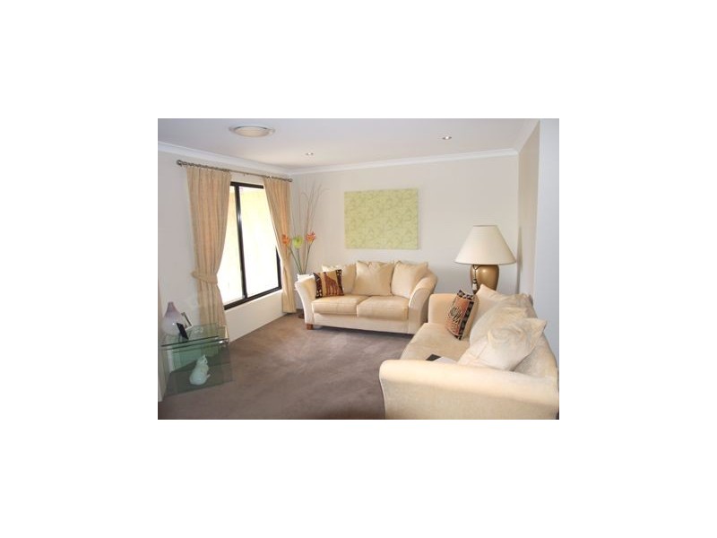 86 Golf Links Drive, Carramar WA 6031