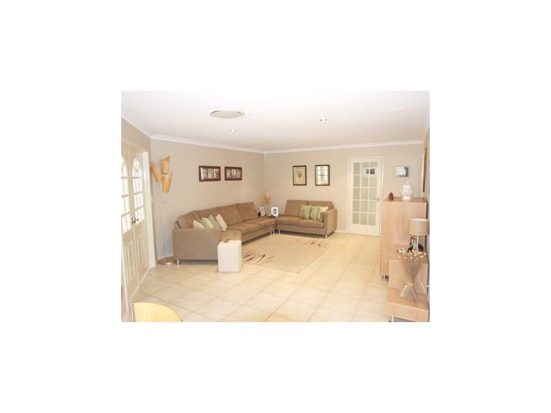 86 Golf Links Drive, Carramar WA 6031