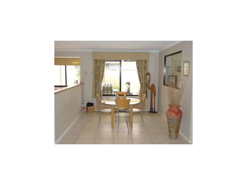 86 Golf Links Drive, Carramar WA 6031