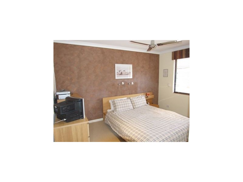 86 Golf Links Drive, Carramar WA 6031