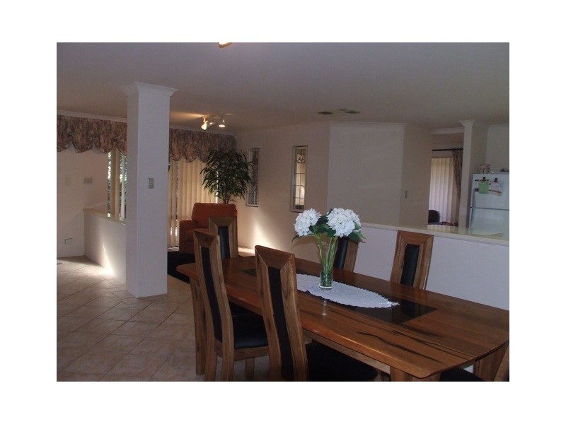 12 Balladong Loop, Carramar WA 6031