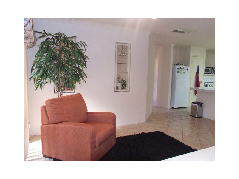 12 Balladong Loop, Carramar WA 6031