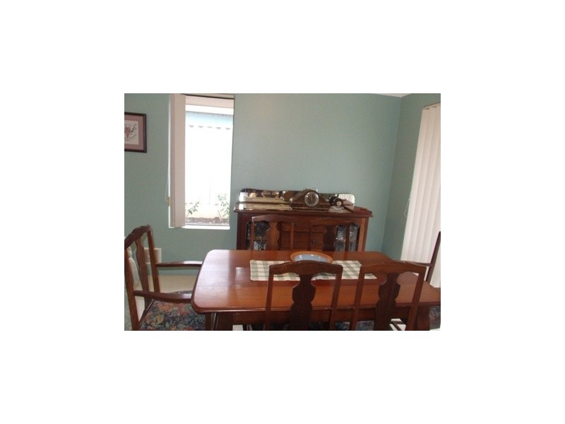 18 Combewood Loop, Carramar WA 6031