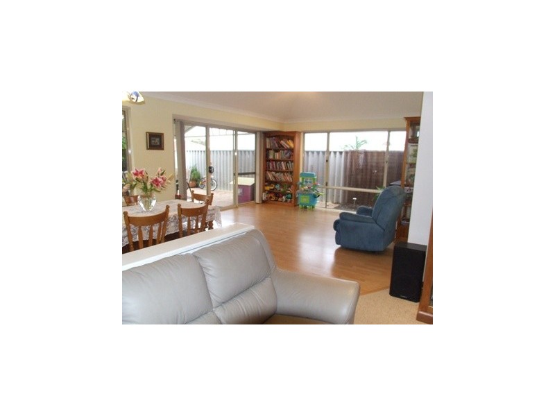 18 Combewood Loop, Carramar WA 6031