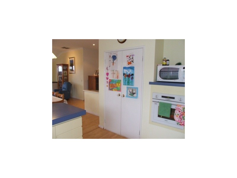 18 Combewood Loop, Carramar WA 6031