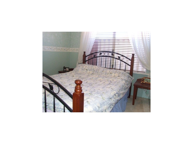 18 Combewood Loop, Carramar WA 6031