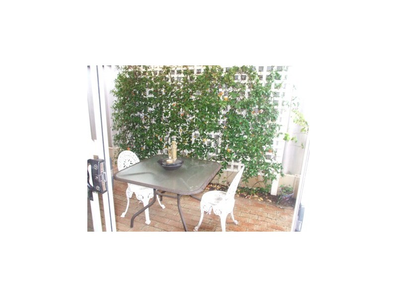 18 Combewood Loop, Carramar WA 6031