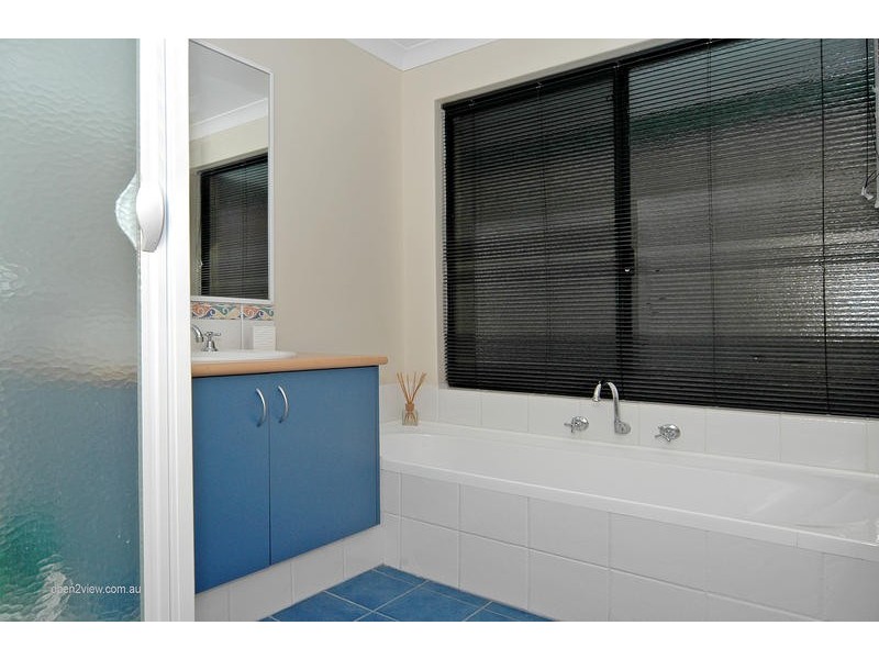 6 Terrigal Pass, Tapping WA 6065