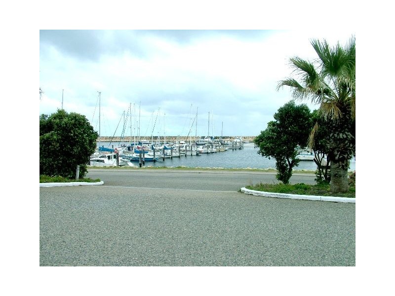 4 Candler Way, Two Rocks WA 6037