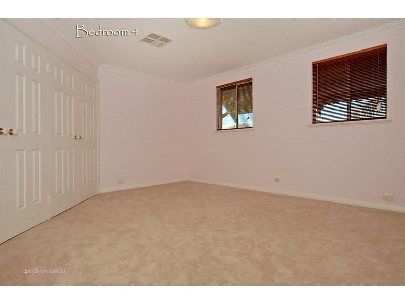 50 Royal Melbourne Avenue, Connolly WA 6027